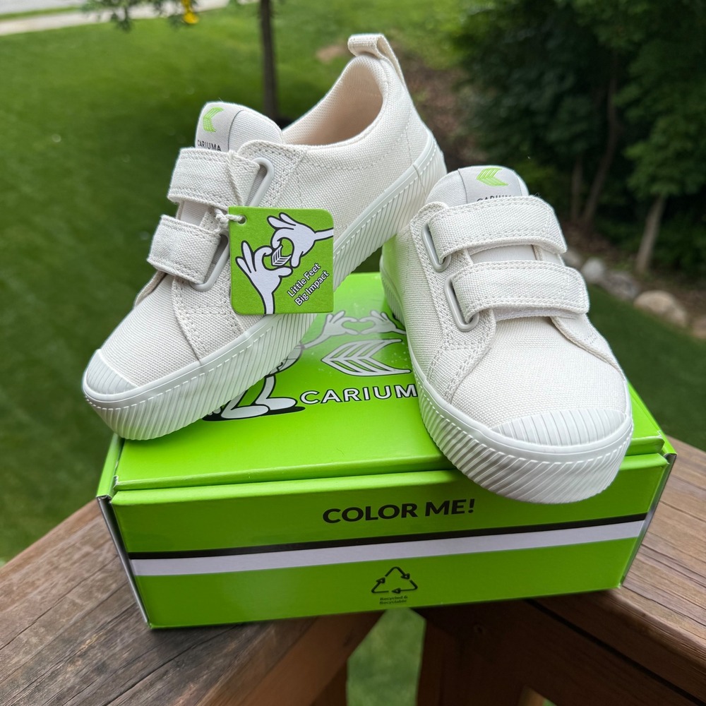 Cariuma OCA Low Sneakers Kids 12K Off White New Sustainable Canvas Hook and Loop